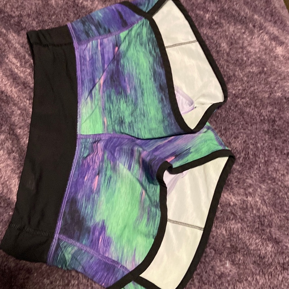 Lulu lemon speeds ups!! size 2 NEVER worn before.